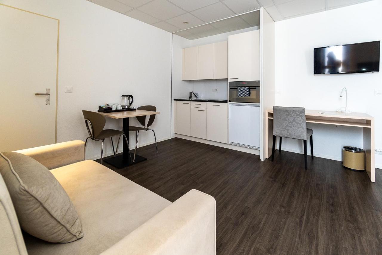 Los Lorentes Apartments Bern Airport ベルプ エクステリア 写真