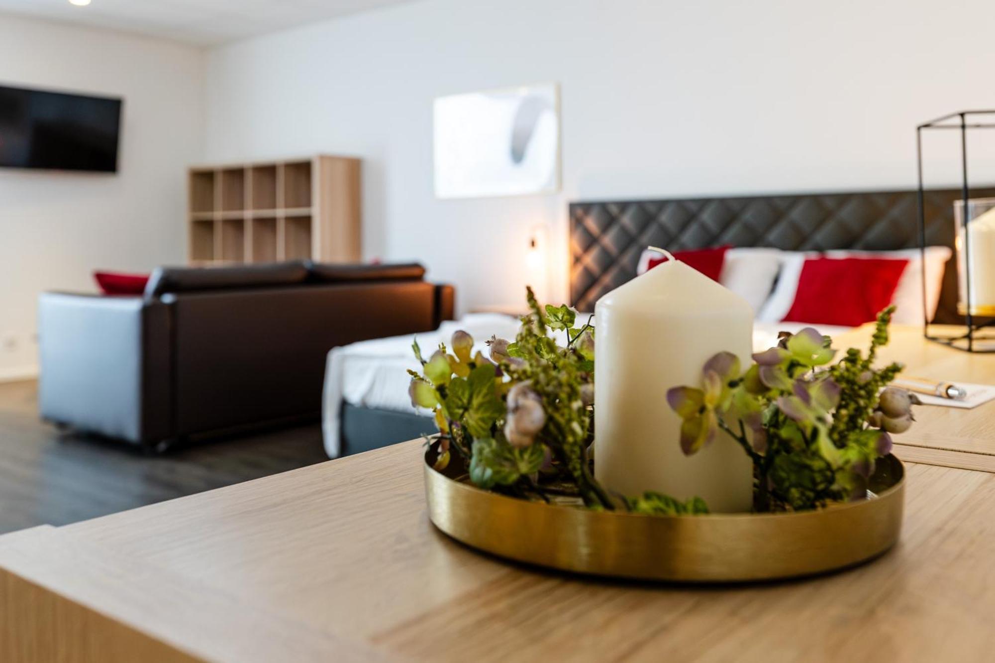 Los Lorentes Apartments Bern Airport ベルプ エクステリア 写真