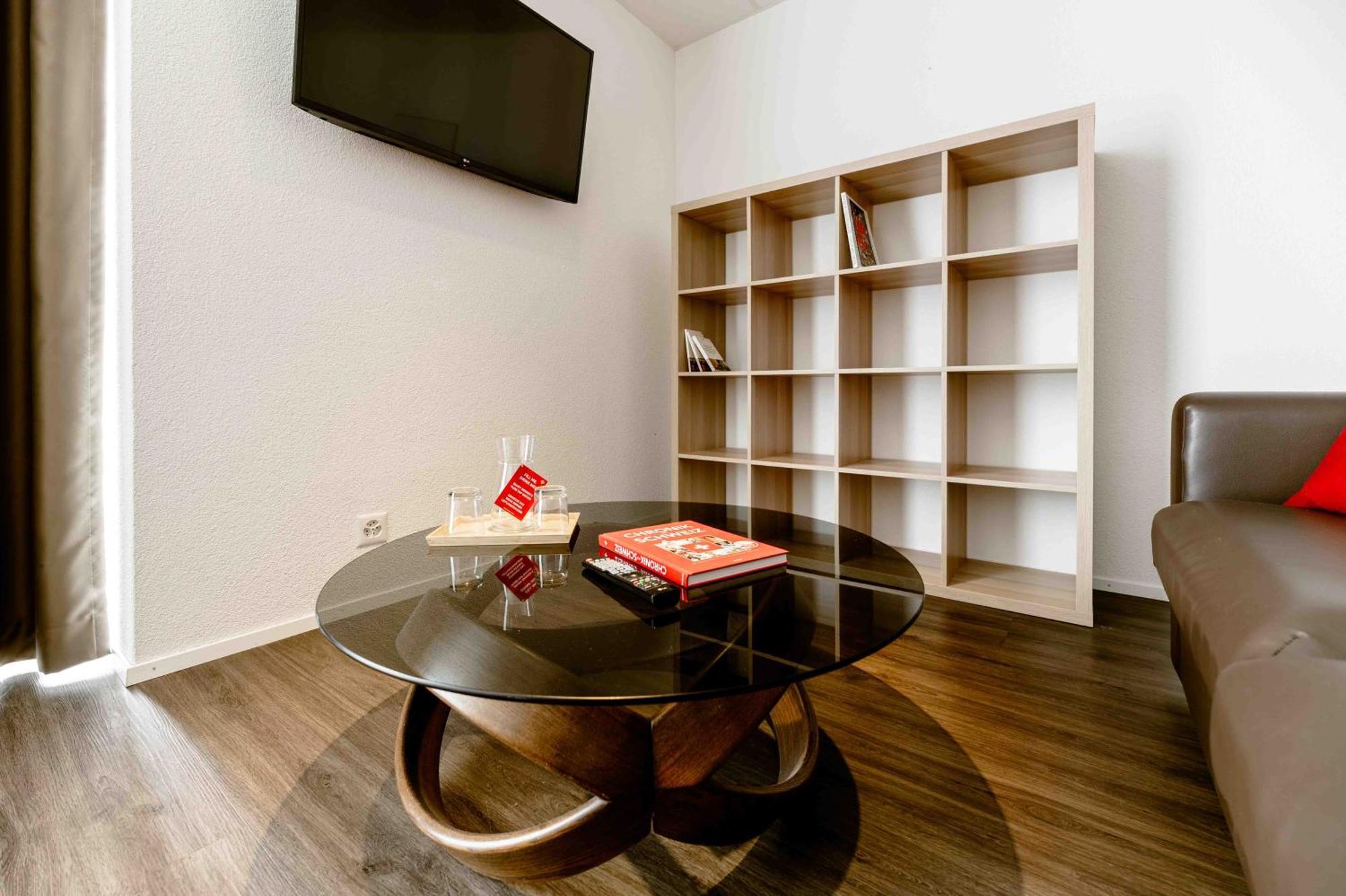 Los Lorentes Apartments Bern Airport ベルプ エクステリア 写真