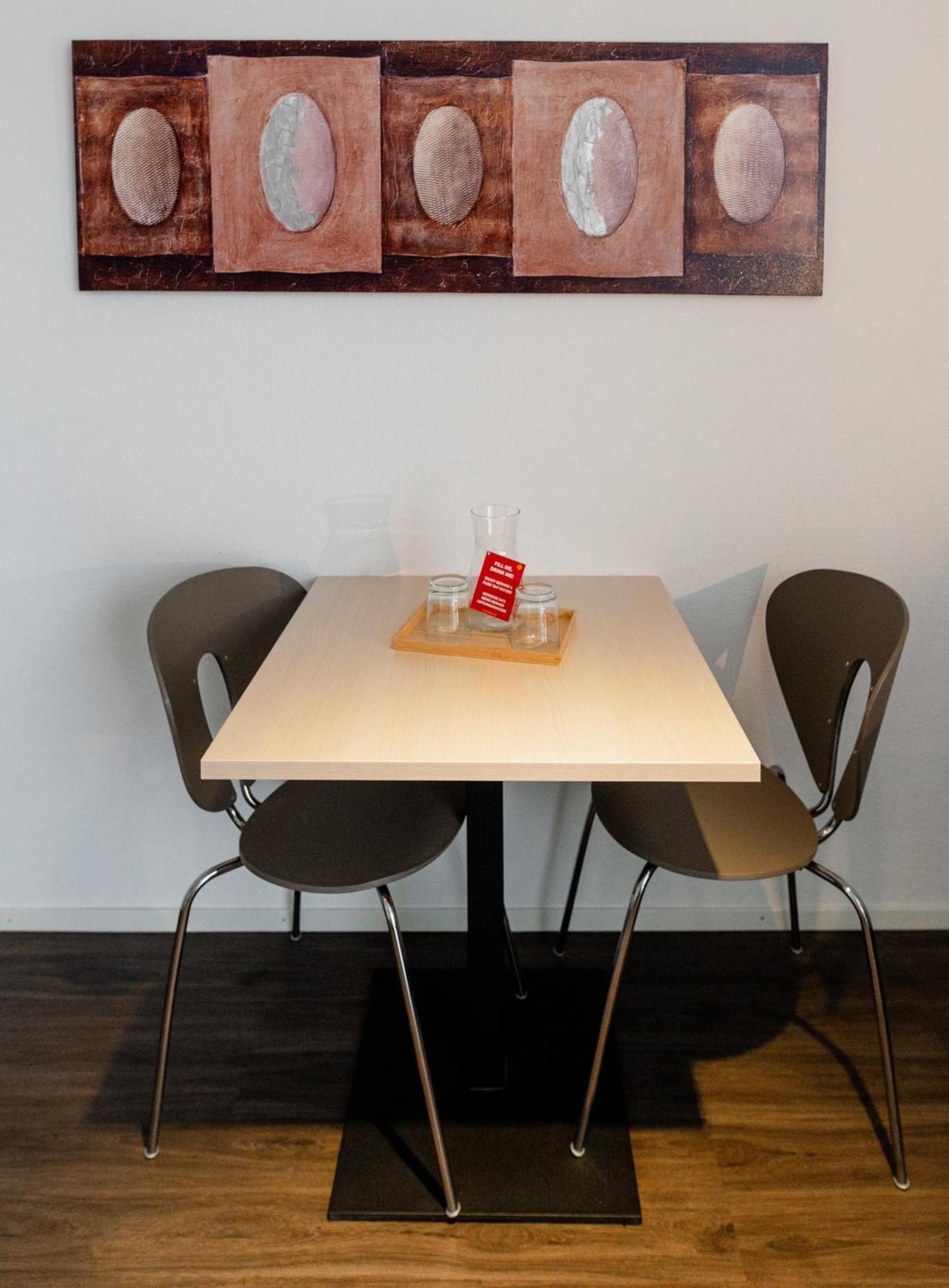 Los Lorentes Apartments Bern Airport ベルプ エクステリア 写真