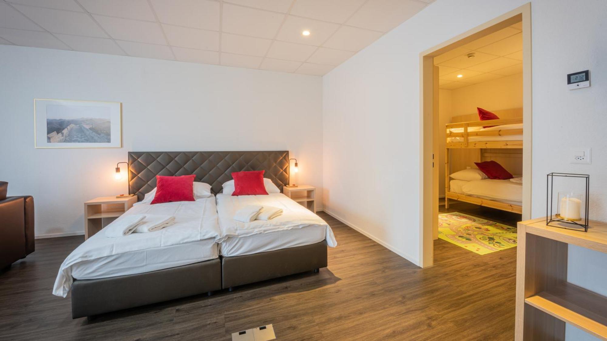 Los Lorentes Apartments Bern Airport ベルプ エクステリア 写真