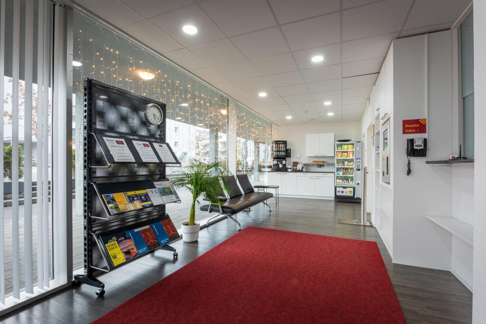 Los Lorentes Apartments Bern Airport ベルプ エクステリア 写真