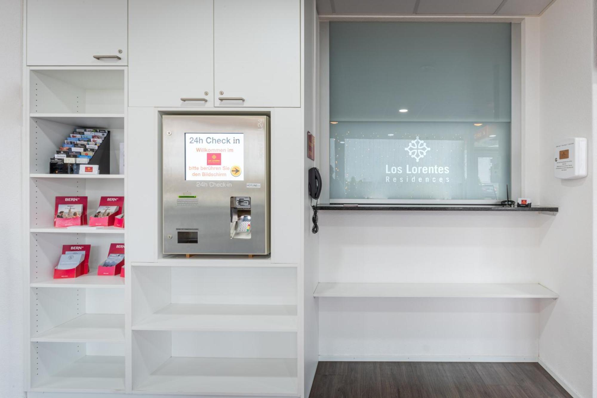 Los Lorentes Apartments Bern Airport ベルプ エクステリア 写真