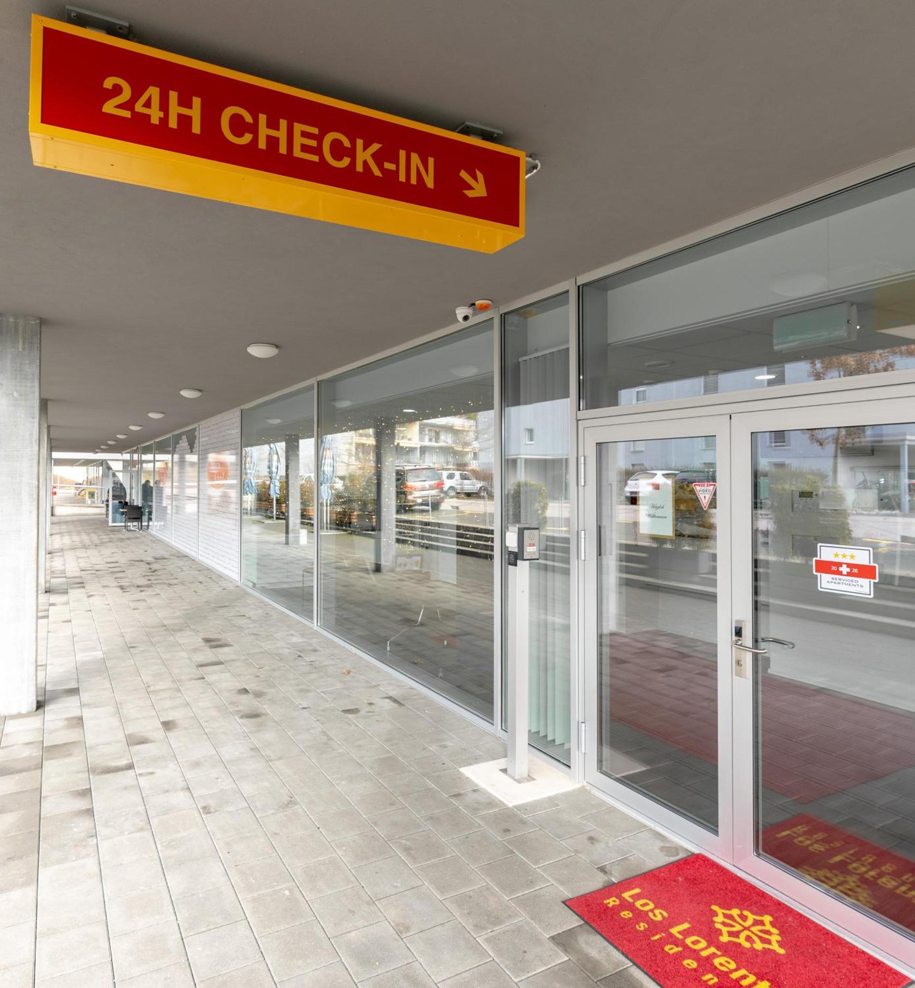 Los Lorentes Apartments Bern Airport ベルプ エクステリア 写真