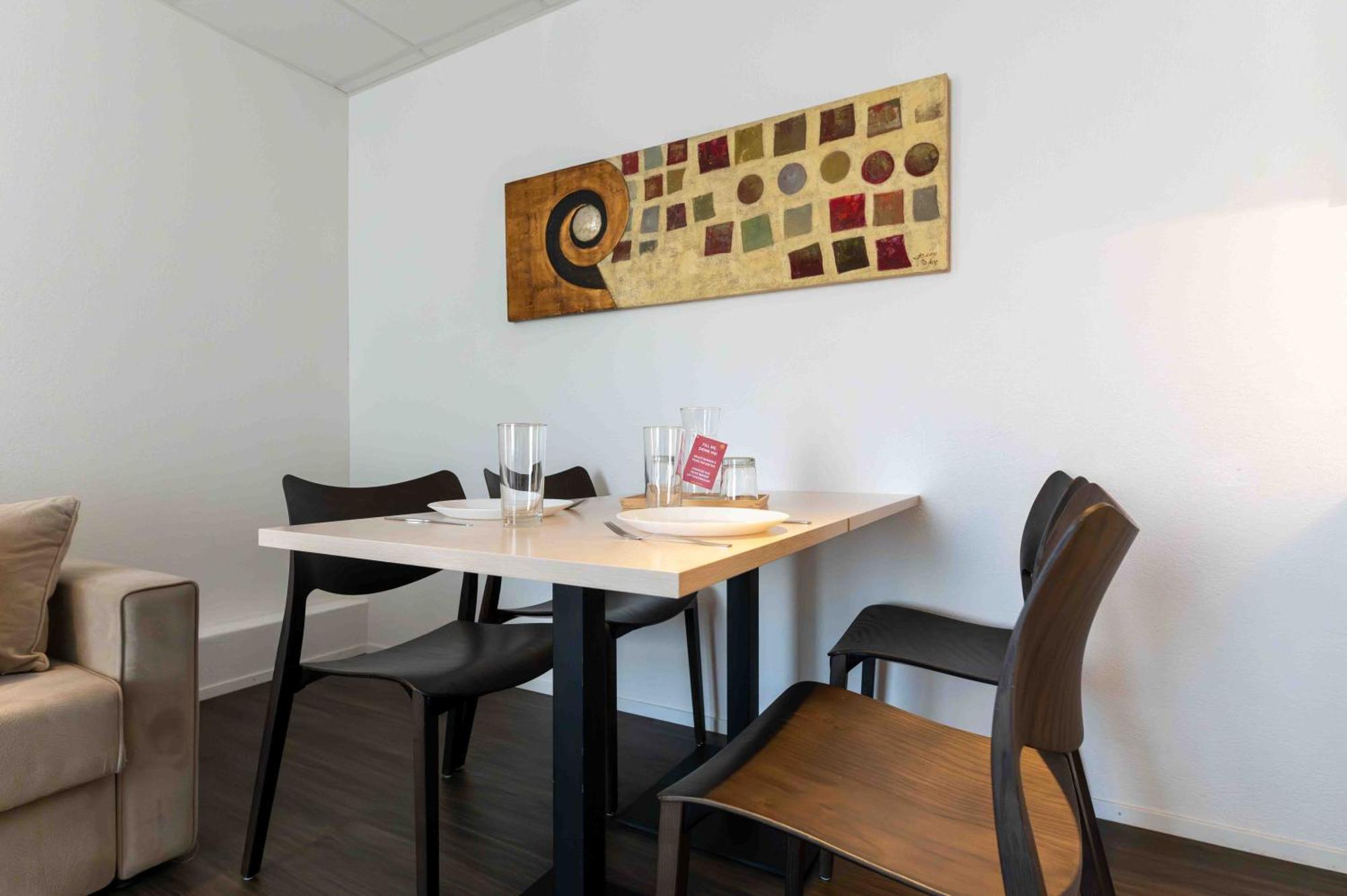 Los Lorentes Apartments Bern Airport ベルプ エクステリア 写真