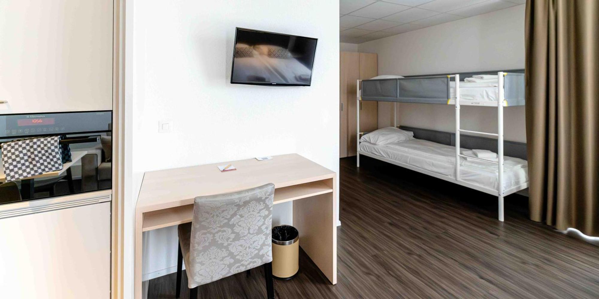 Los Lorentes Apartments Bern Airport ベルプ エクステリア 写真